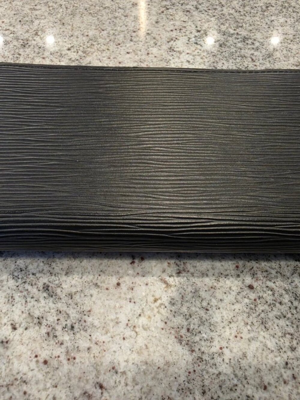 Authentic Louis Vuitton Zippy Wallet in Black Epi Leather